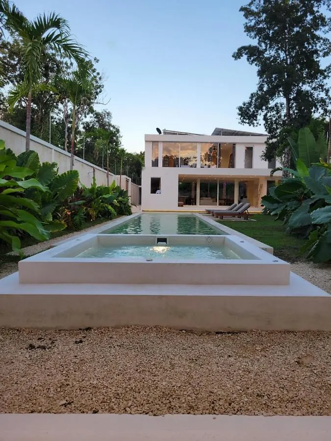 11Br I Hacienda Zalama Τουλούμ 0*,